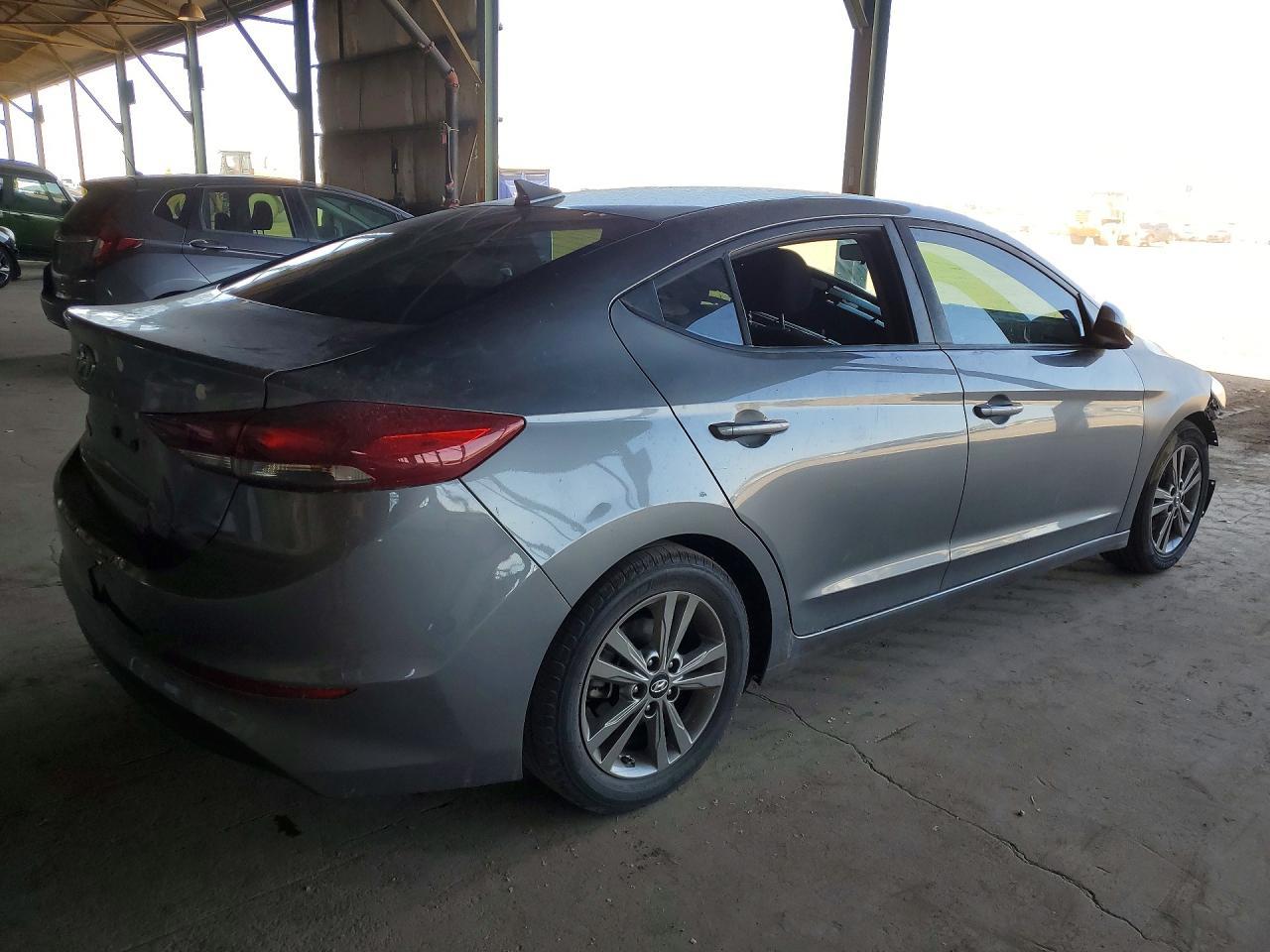 2018 Hyundai Elantra Sel - Фото 3