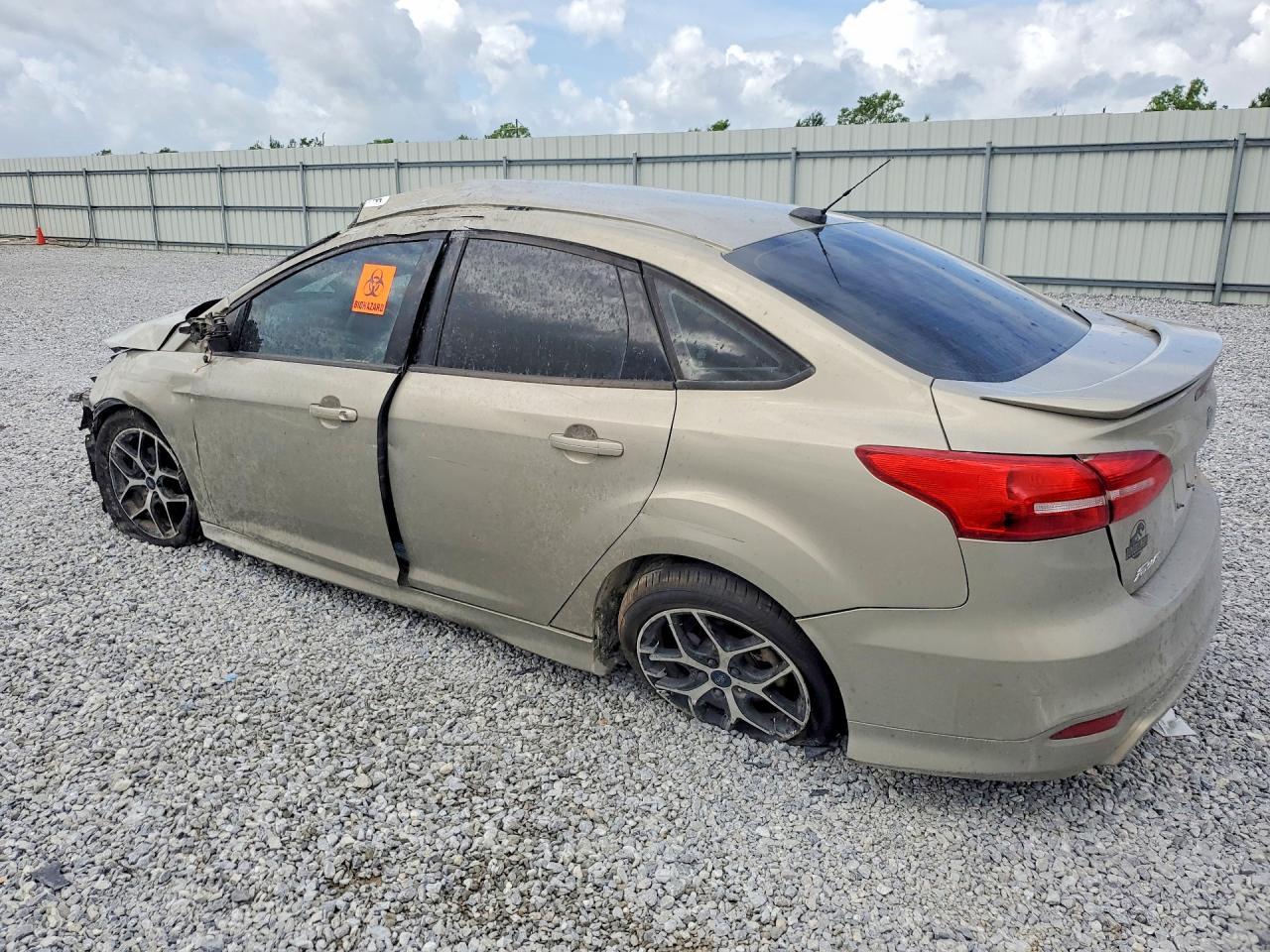2015 Ford Focus Se - Image 2