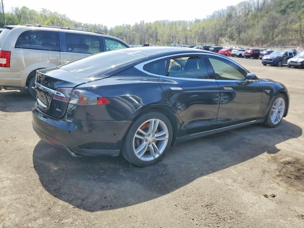 2015 Tesla Model S - Фото 3