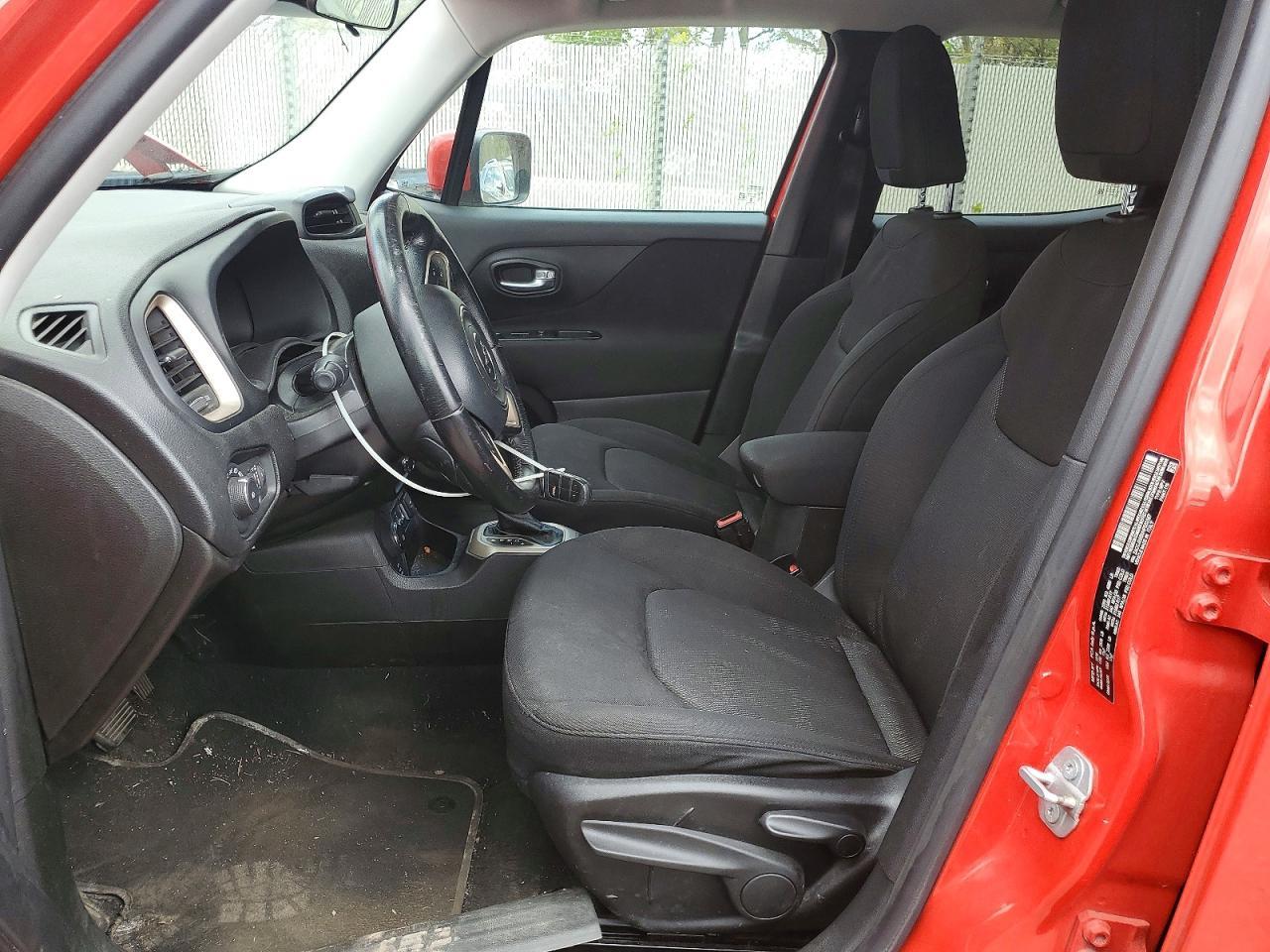 2017 Jeep Renegade Latitude - Image 7