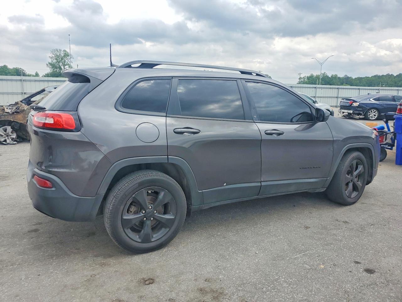 2018 Jeep Cherokee Latitude - Фото 3