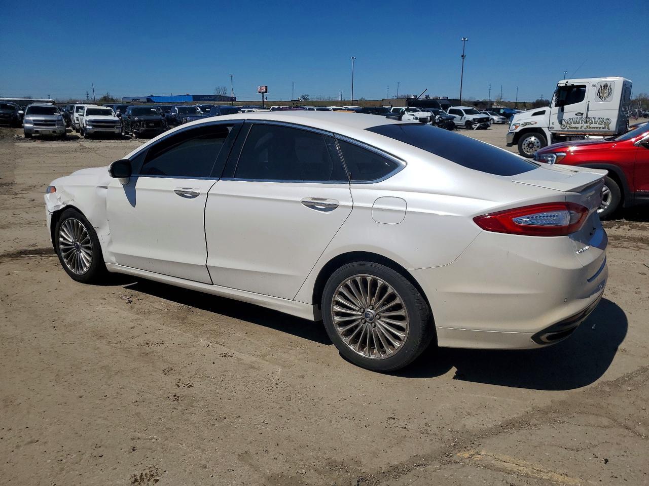 2016 Ford Fusion Titanium - Фото 2