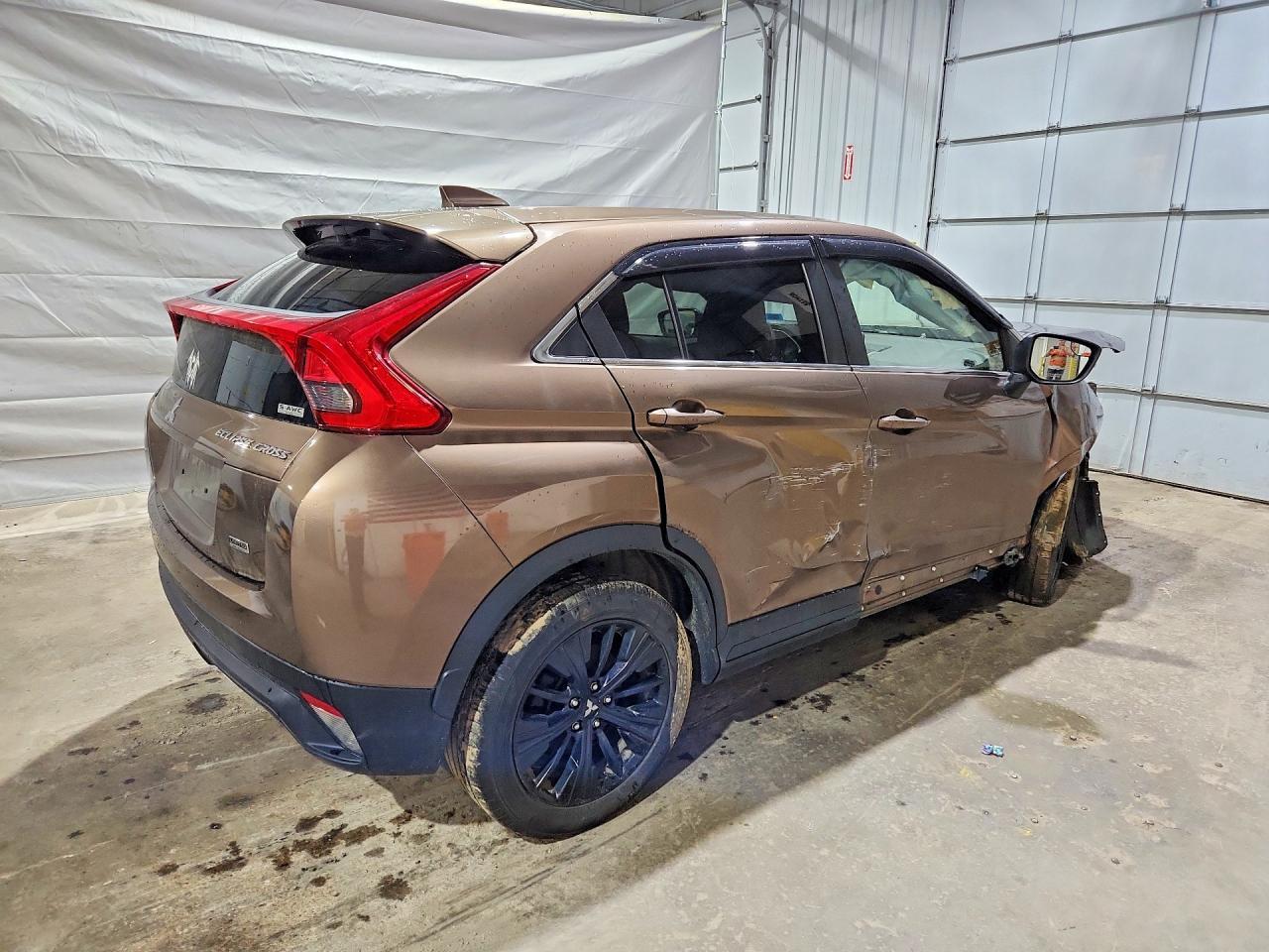 2018 Mitsubishi Eclipse Cross Le - Image 3