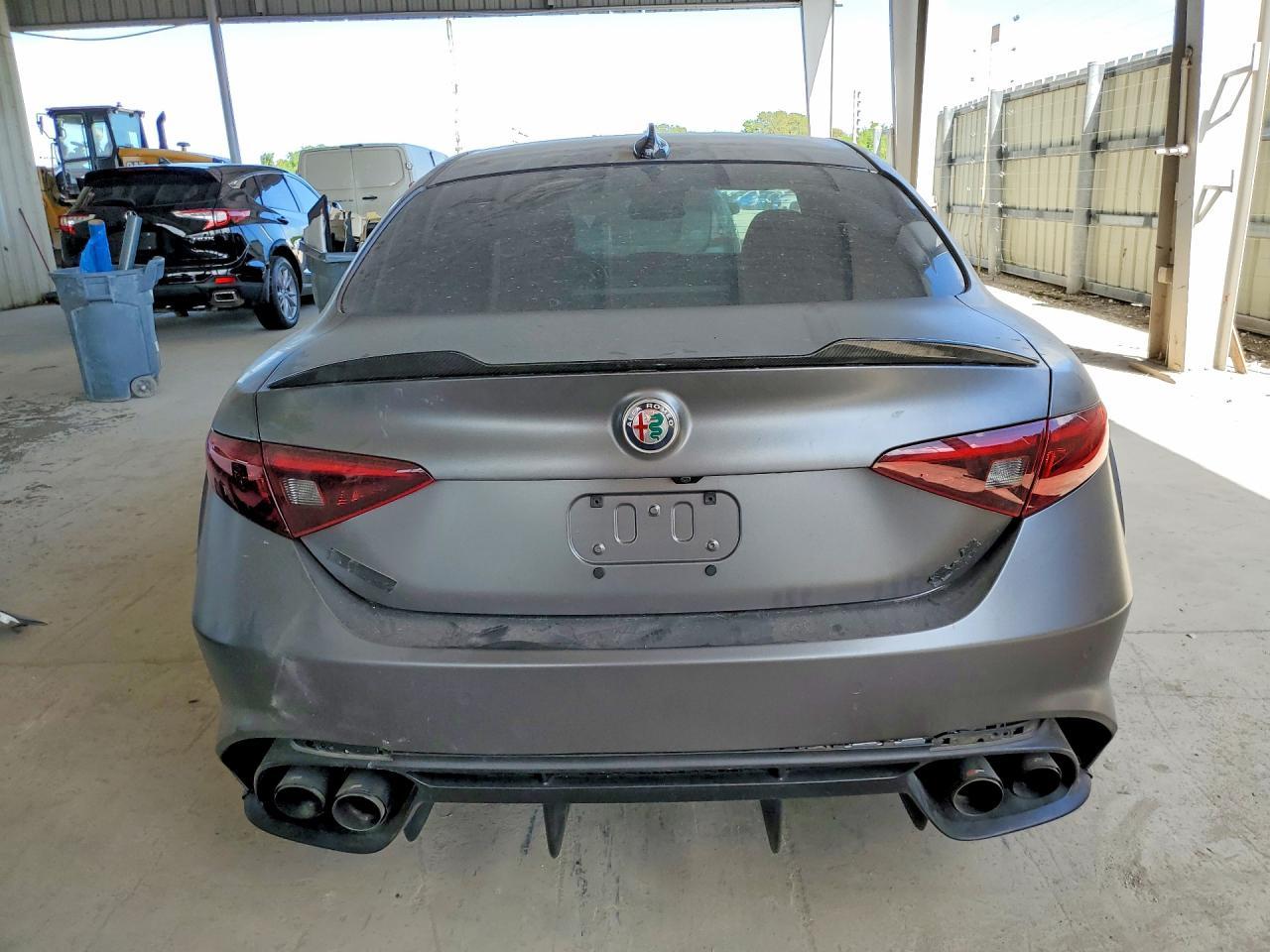 2019 Alfa Romeo Giulia Quadrifoglio - Image 6