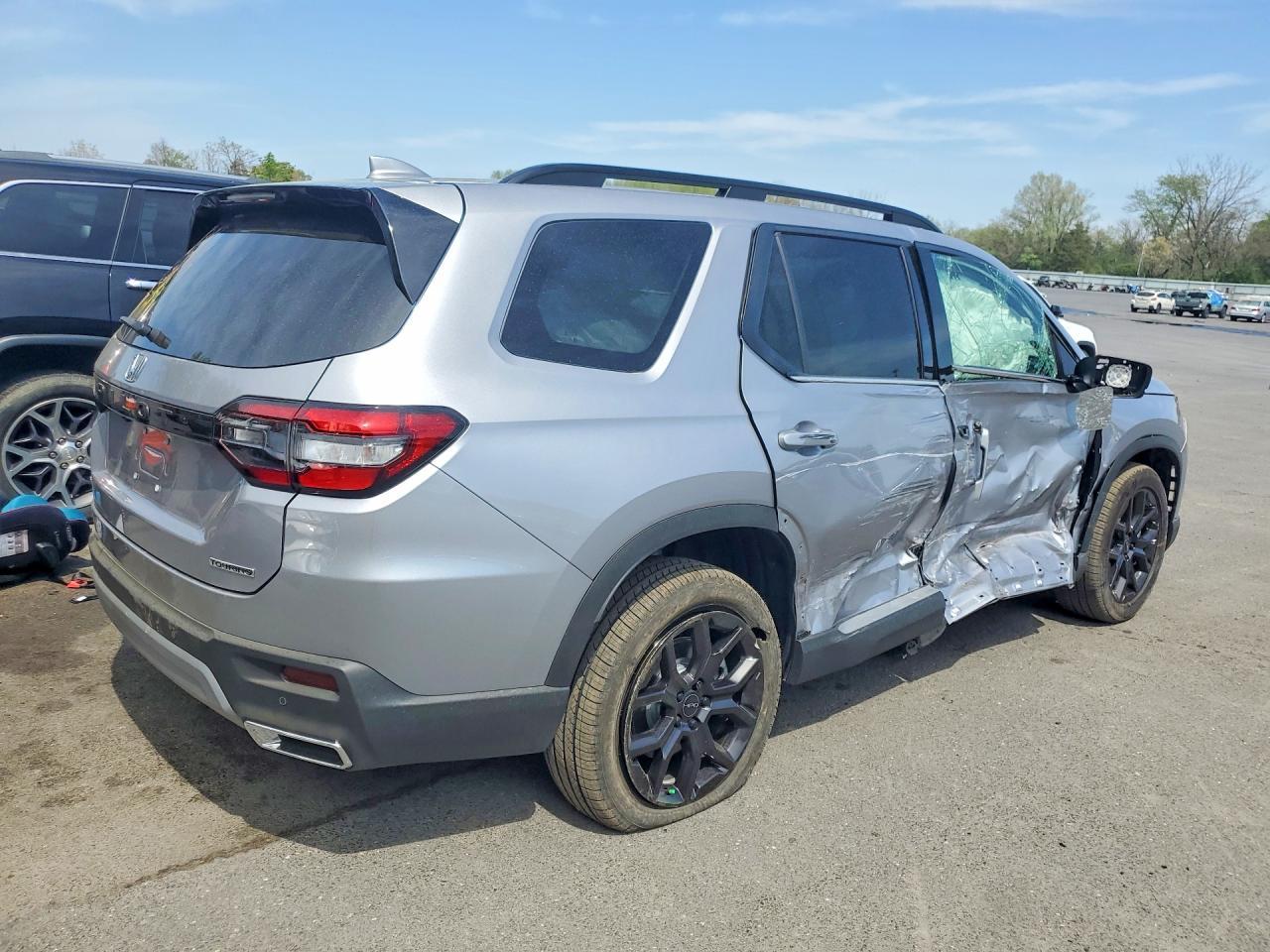 2025 Honda Pilot Touring - Фото 3