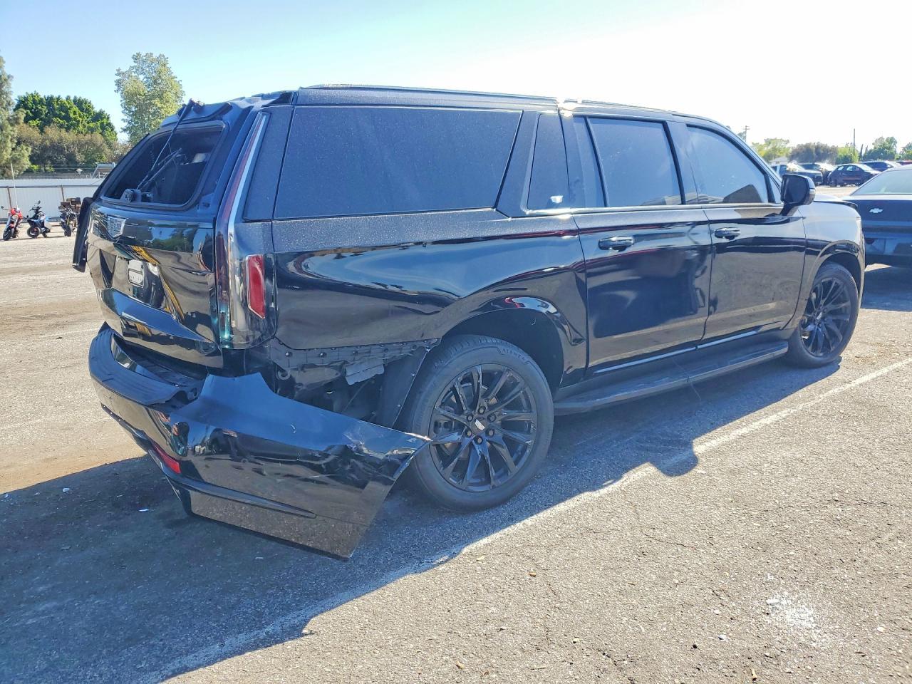 2023 Cadillac Escalade - Image 3