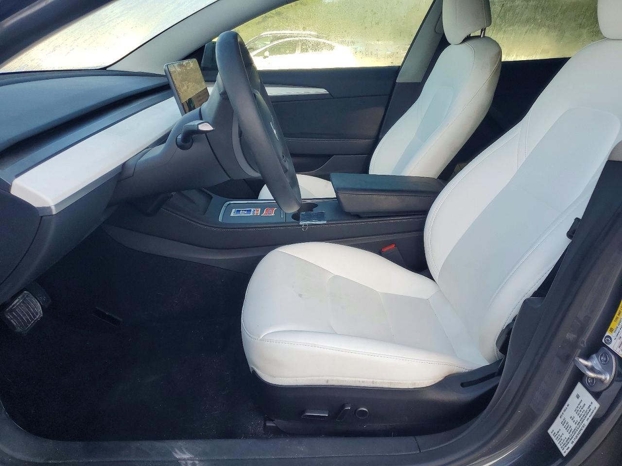 2023 Tesla Model 3 - Фото 7