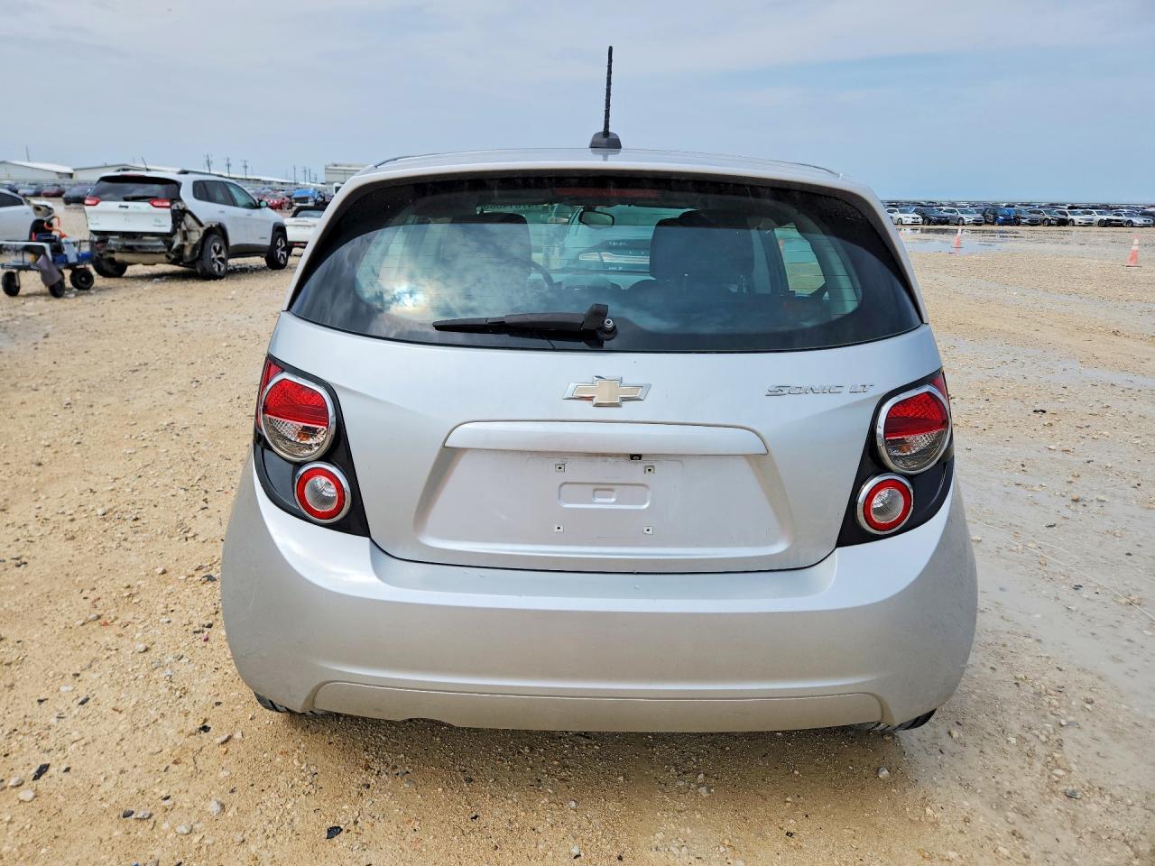 2016 Chevrolet Sonic Lt - Фото 6