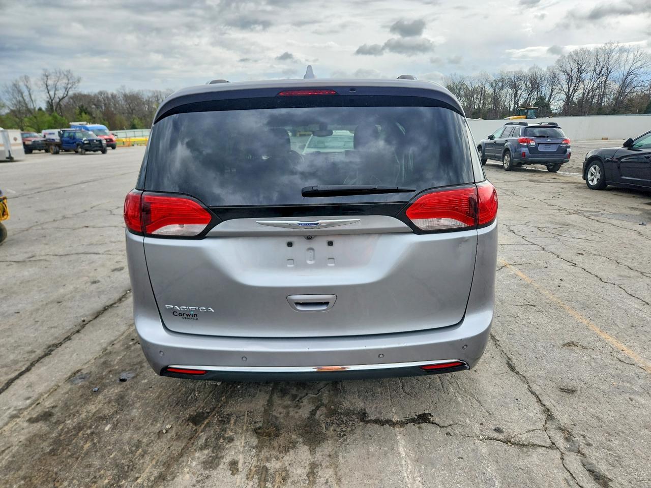 2018 Chrysler Pacifica Touring L Plus - Фото 6