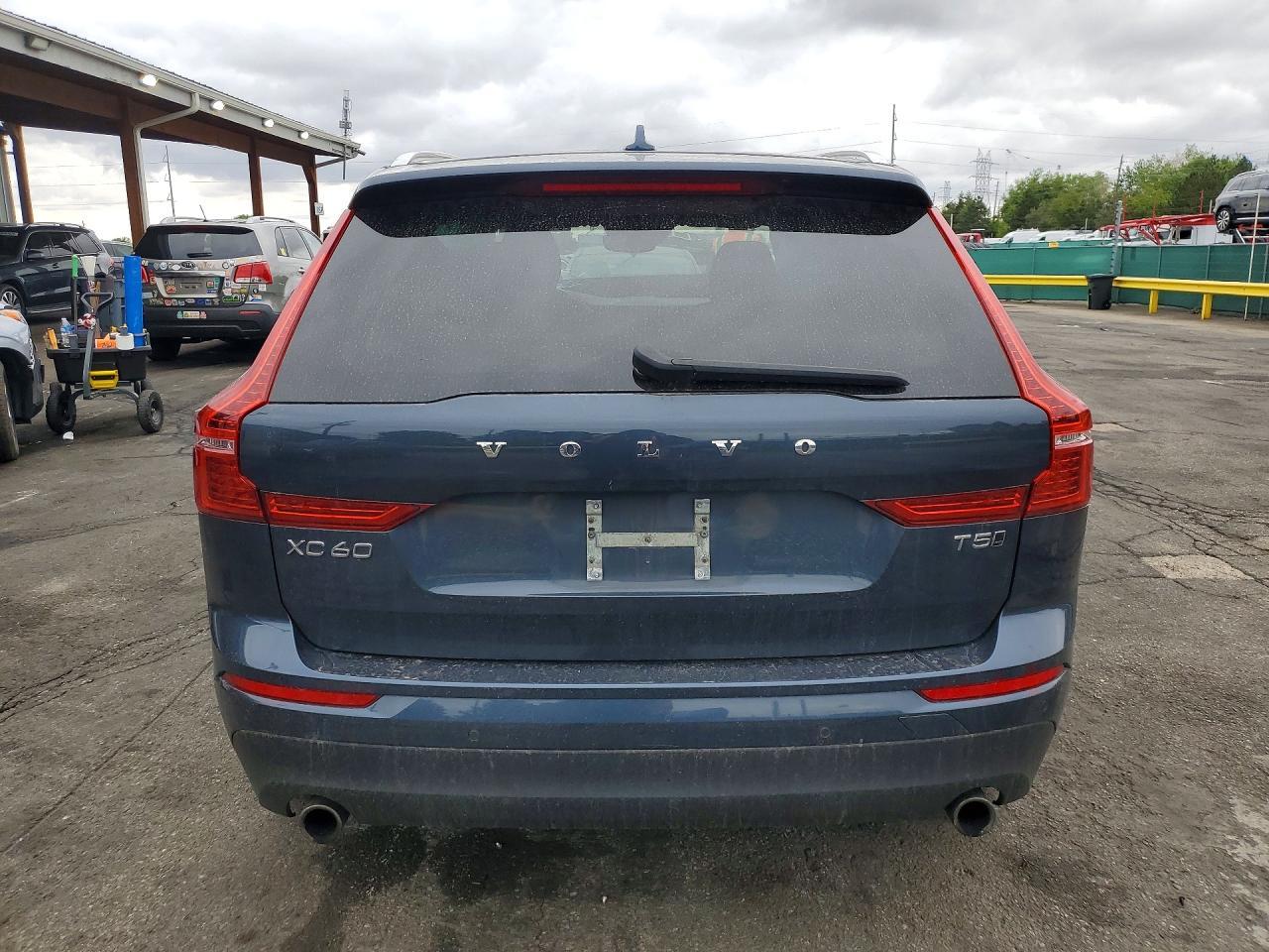 2021 Volvo Xc60 T5 Momentum - Image 6