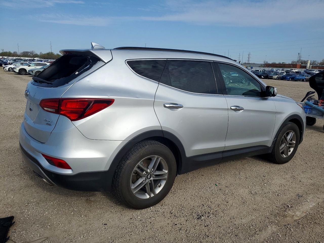 2017 Hyundai Santa Fe Sport 2.4L - Image 3