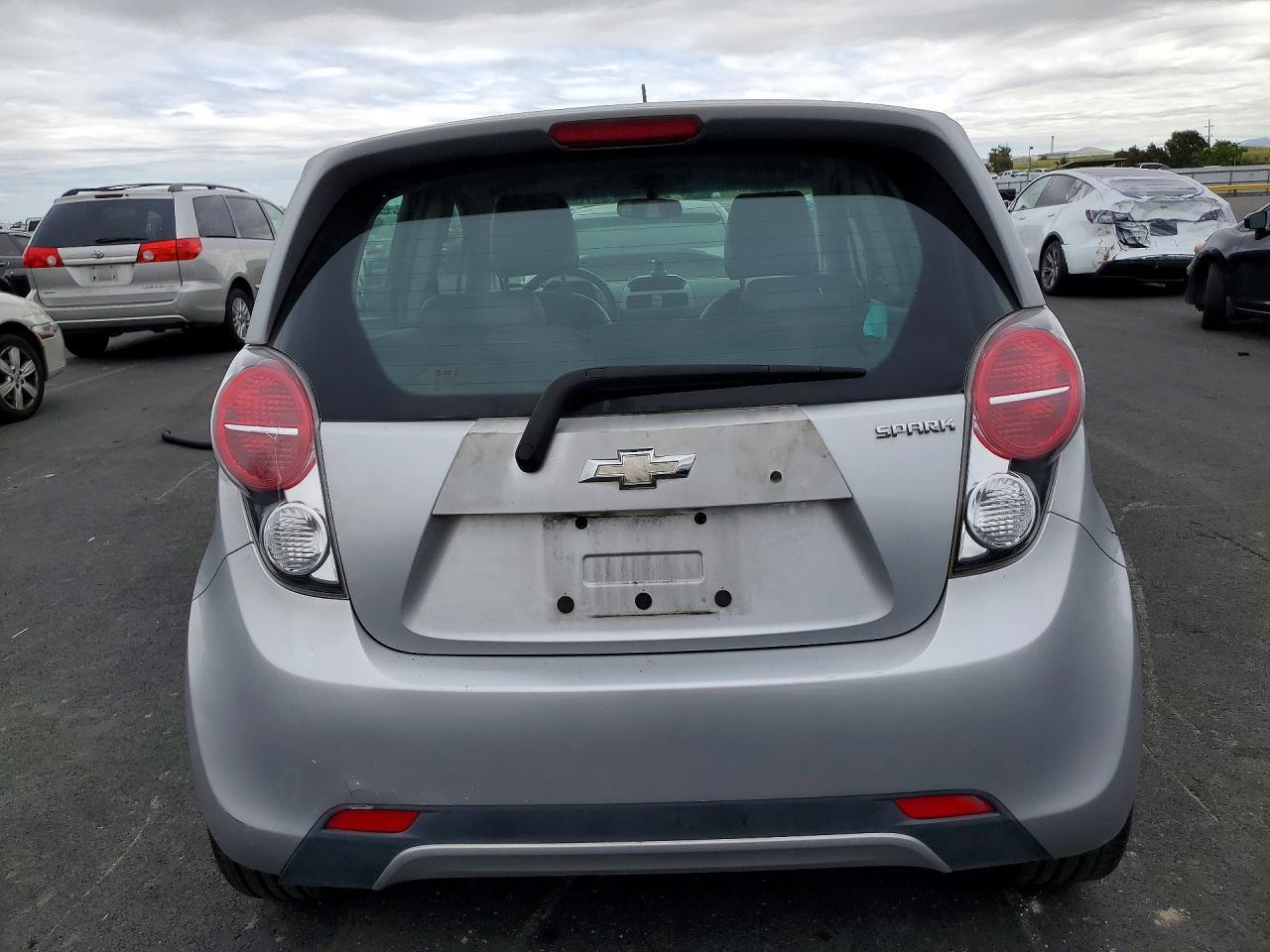 2014 Chevrolet Spark - Фото 6