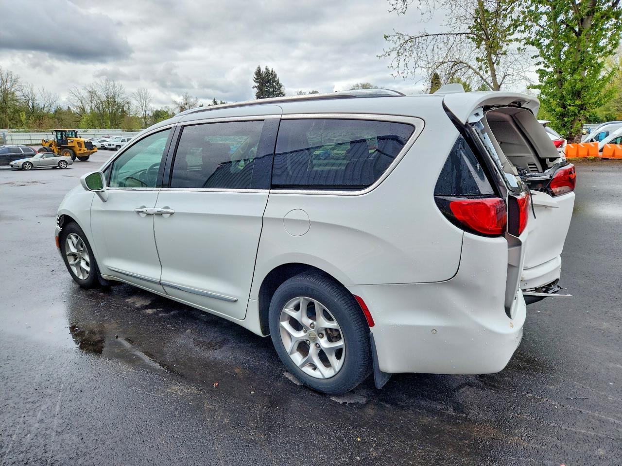 2020 Chrysler Pacifica Touring L Plus - Фото 2