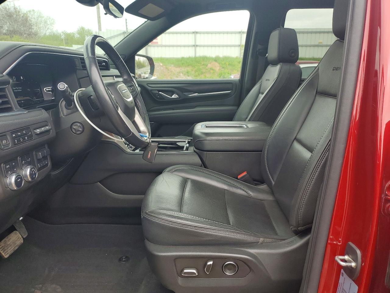 2022 GMC Yukon Denali - Фото 7