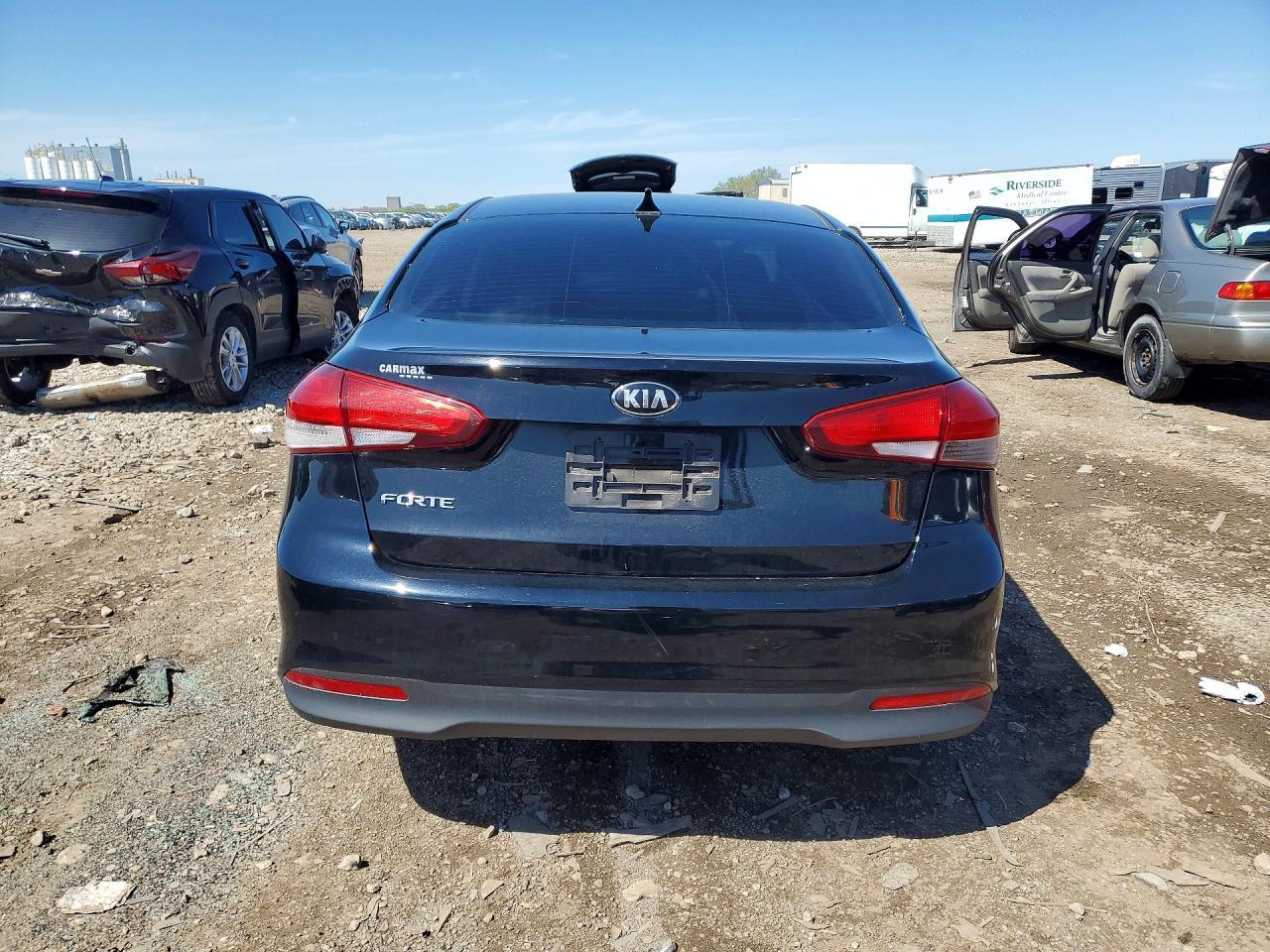 2017 Kia Forte Lx - Image 6