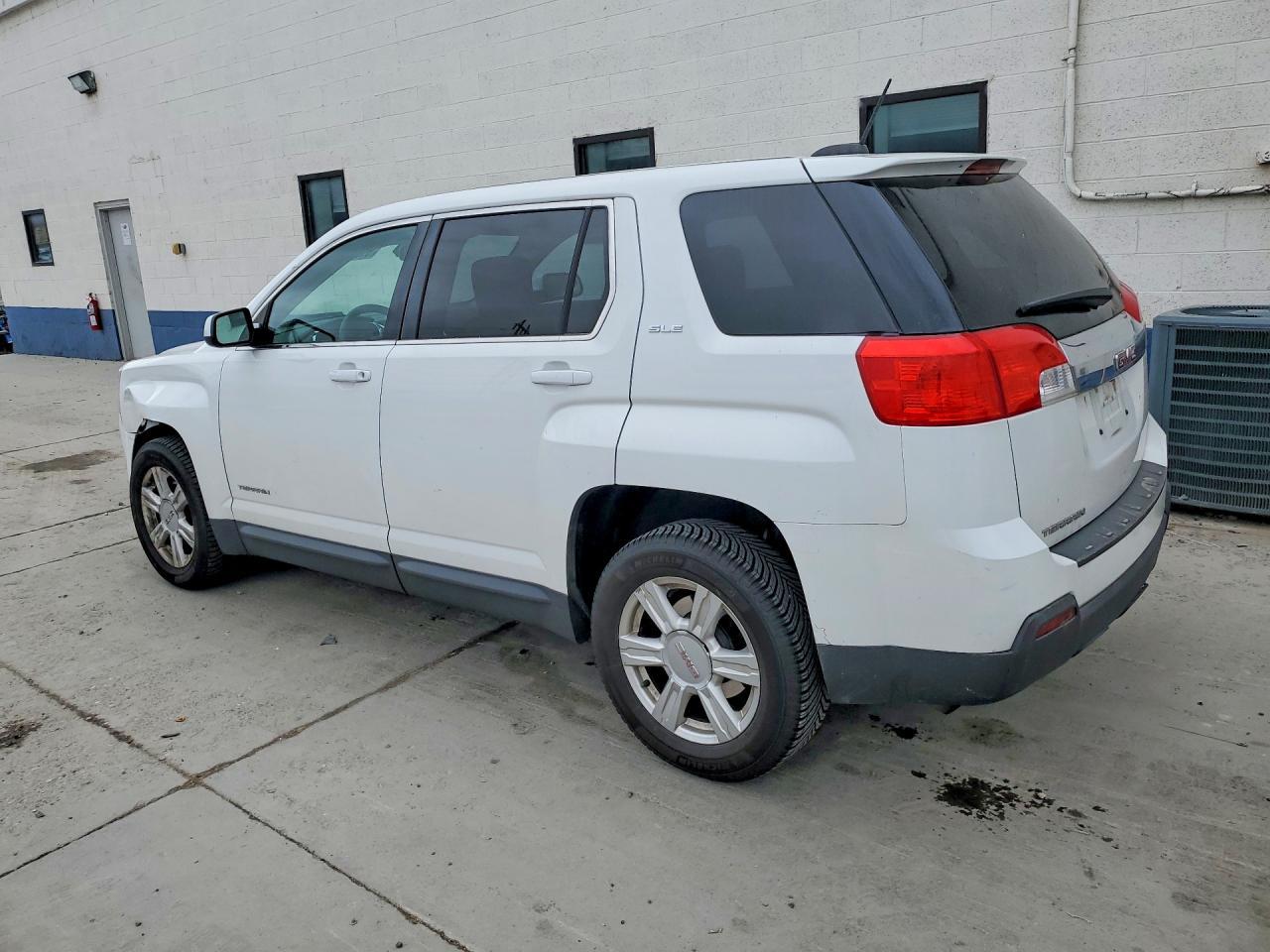2015 GMC Terrain Sle - Image 2