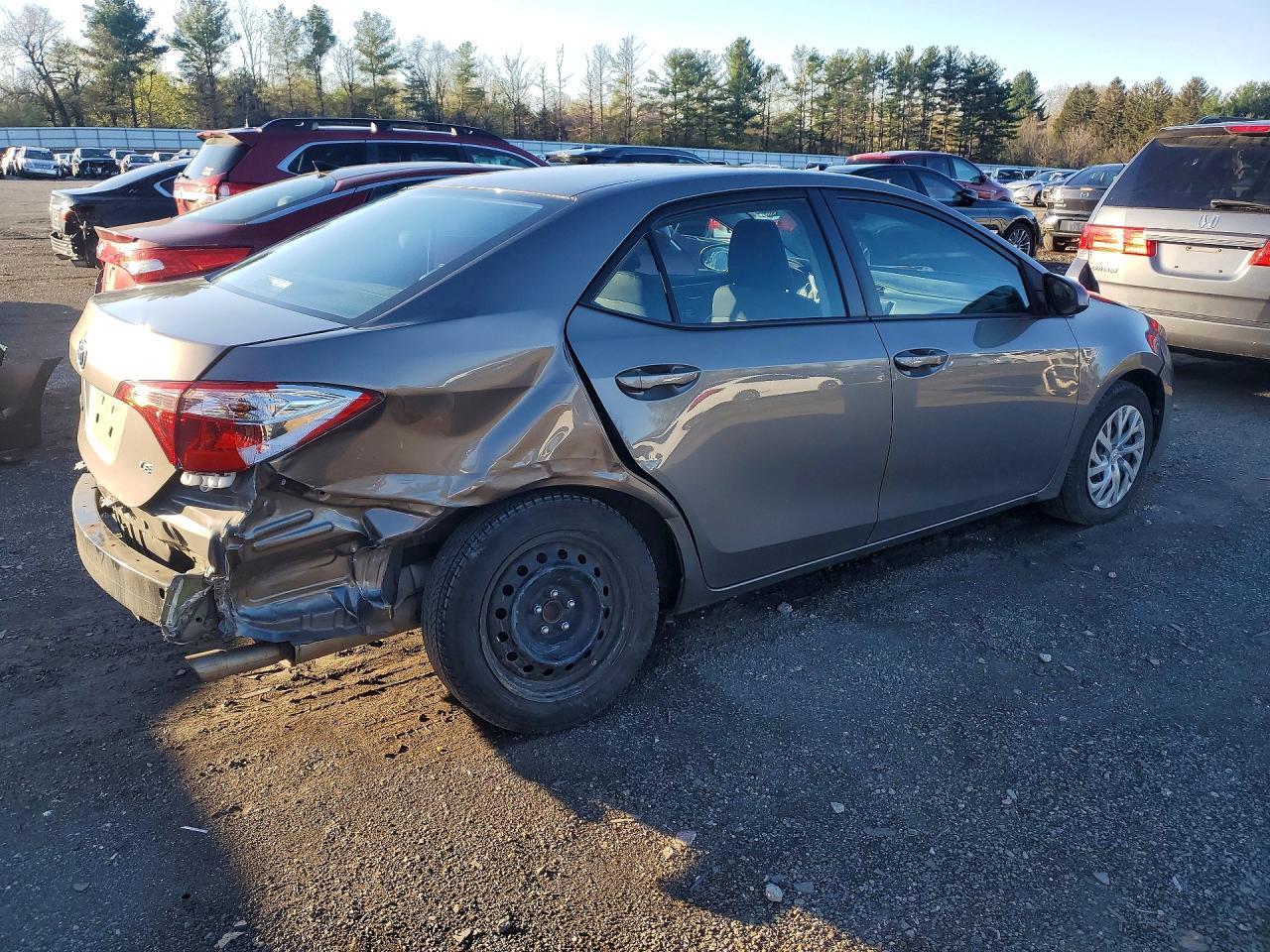 2018 Toyota Corolla Le - Image 3