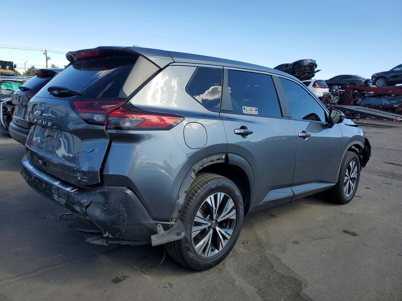 2023 Nissan Rogue Sv - Image 3