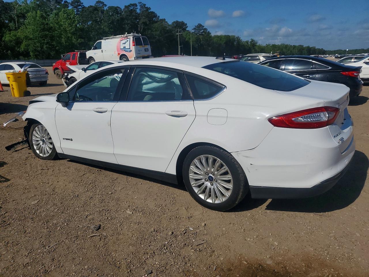 2016 Ford Fusion S Hybrid - Image 3