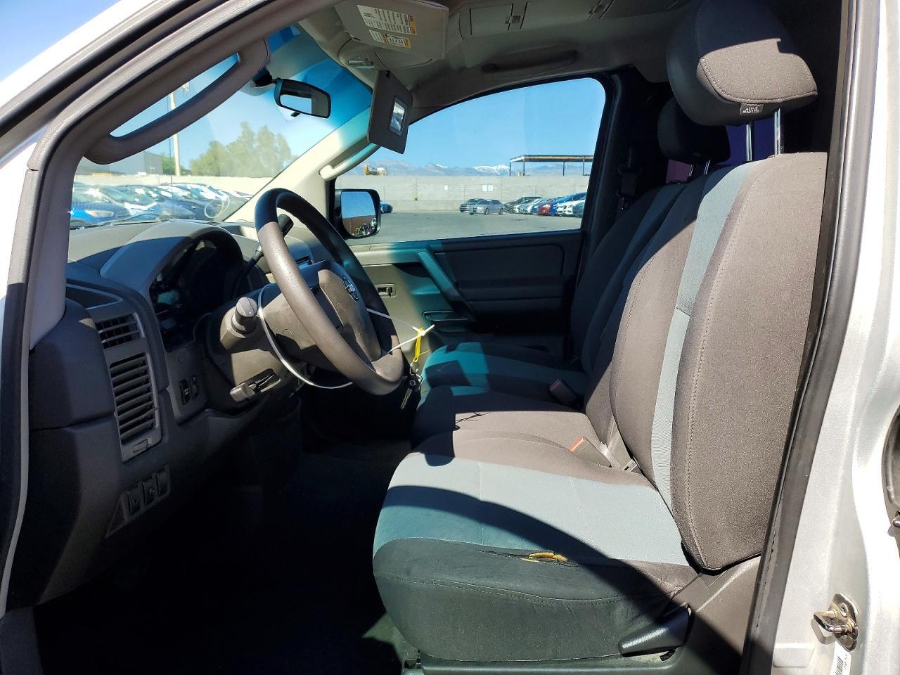 2005 Nissan Titan Xe - Image 7