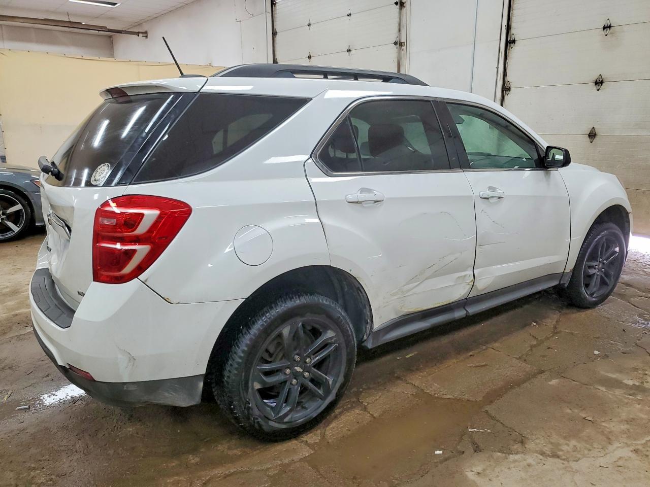 2017 Chevrolet Equinox Lt - Image 3