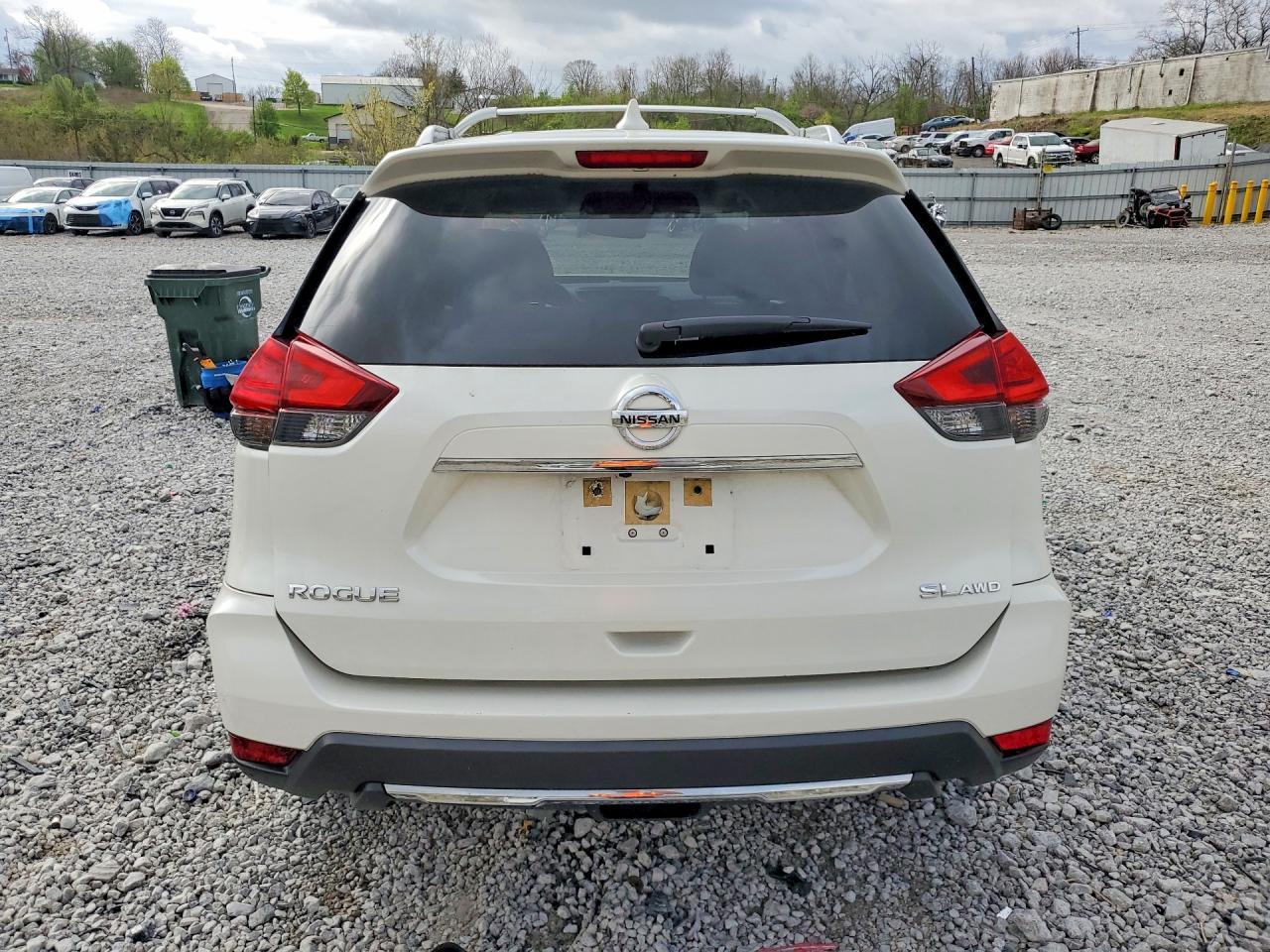 2017 Nissan Rogue S - Фото 6