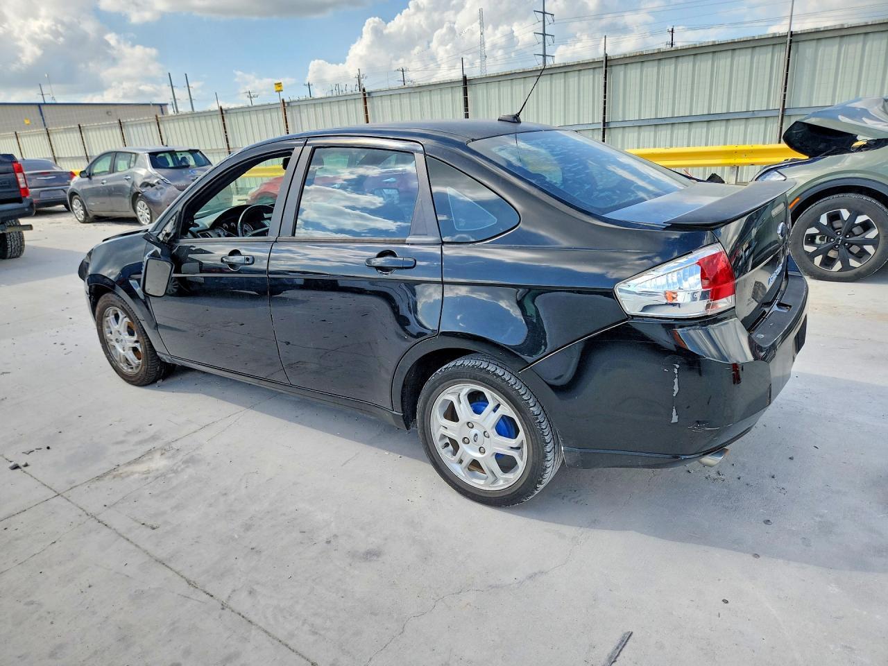 2009 Ford Focus Ses - Фото 2