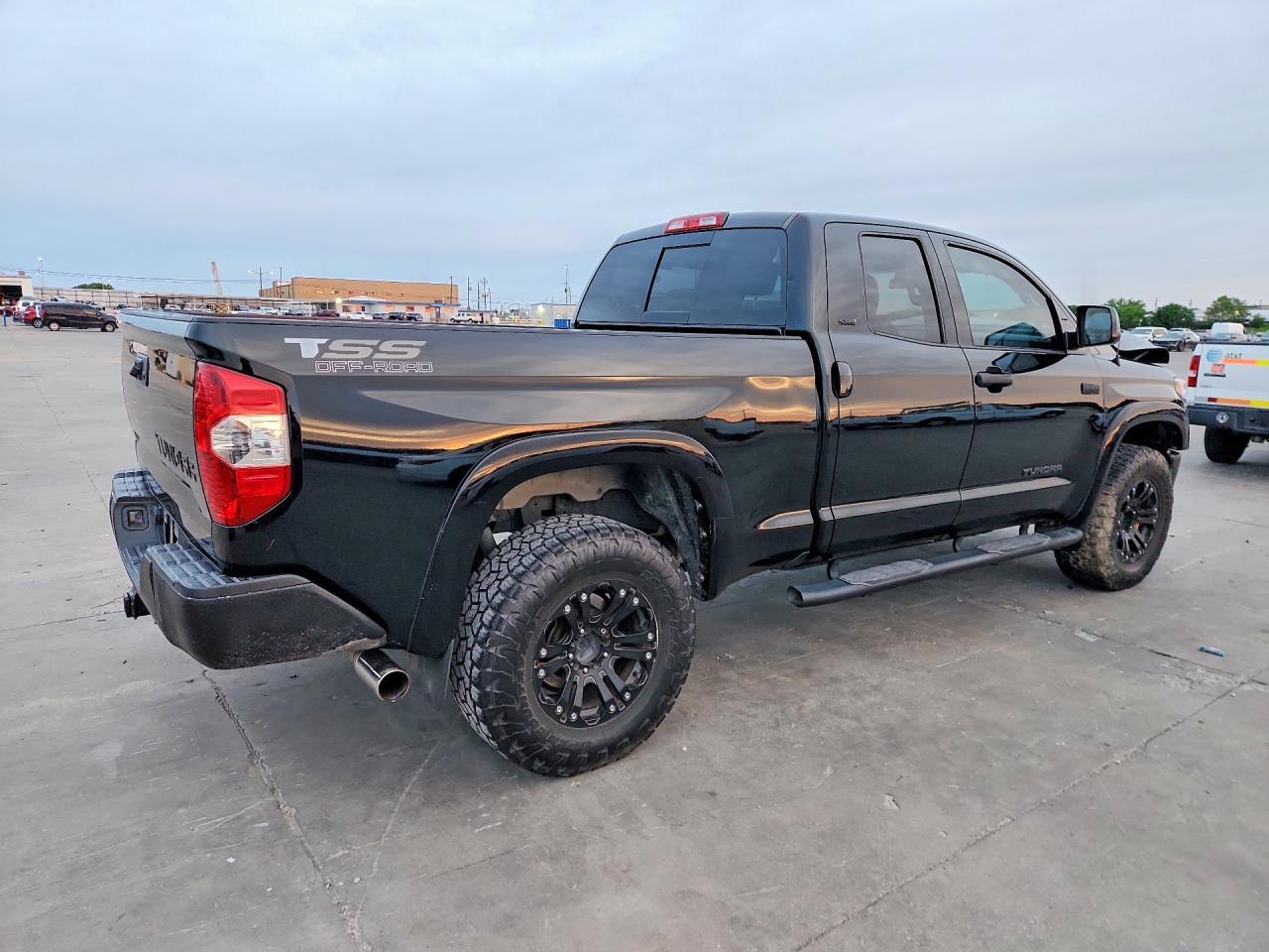 2014 Toyota Tundra Sr5 - Image 3