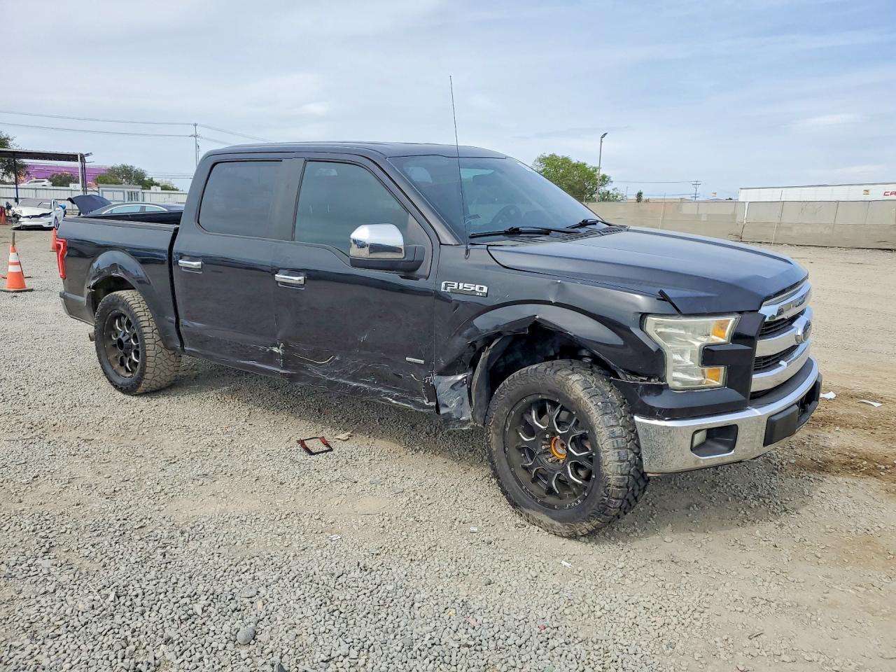 2015 Ford F150 Supercrew - Фото 4