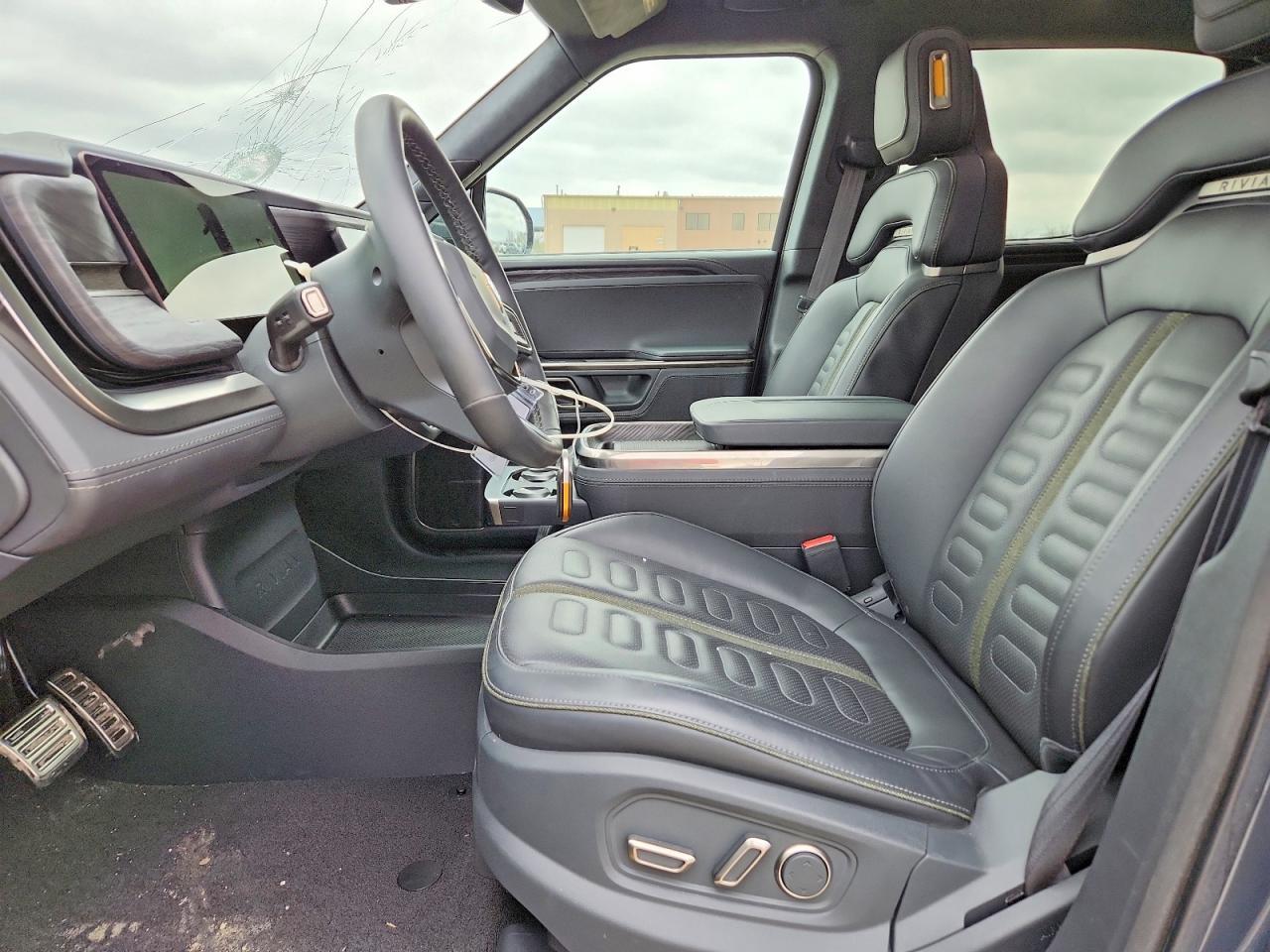 2022 Rivian R1T Adventure - Image 7