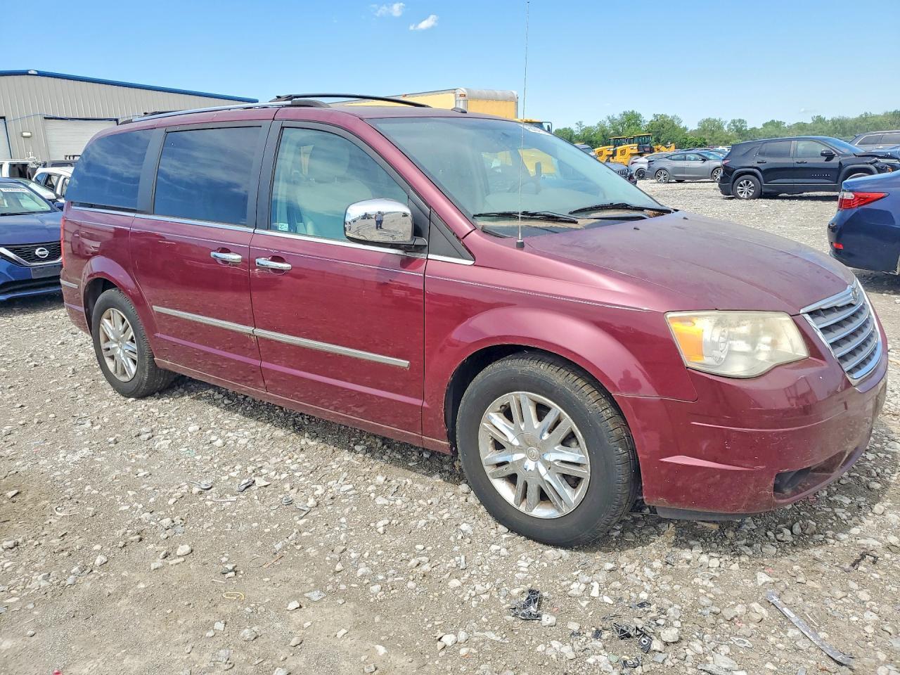 2008 Chrysler Town And Country - Image 4