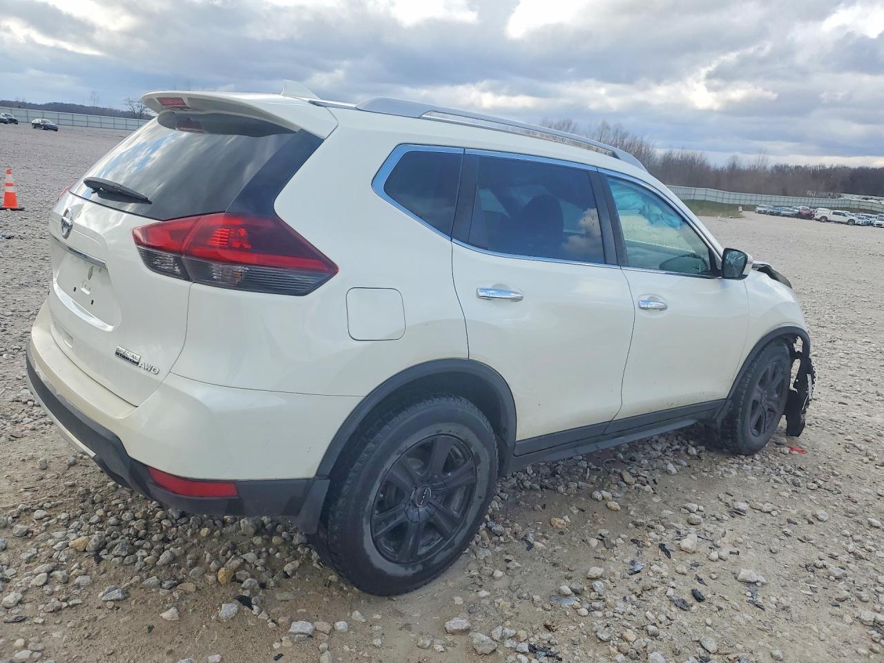 2020 Nissan Rogue S - Image 3