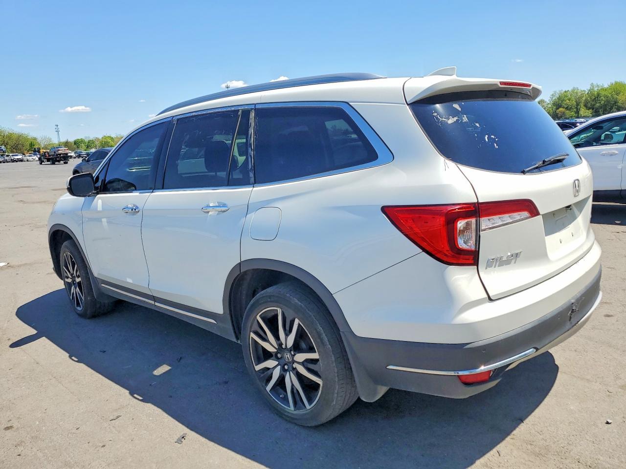 2022 Honda Pilot Touring - Фото 2