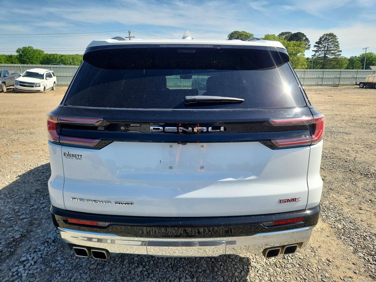 2025 GMC Acadia Denali - Image 6