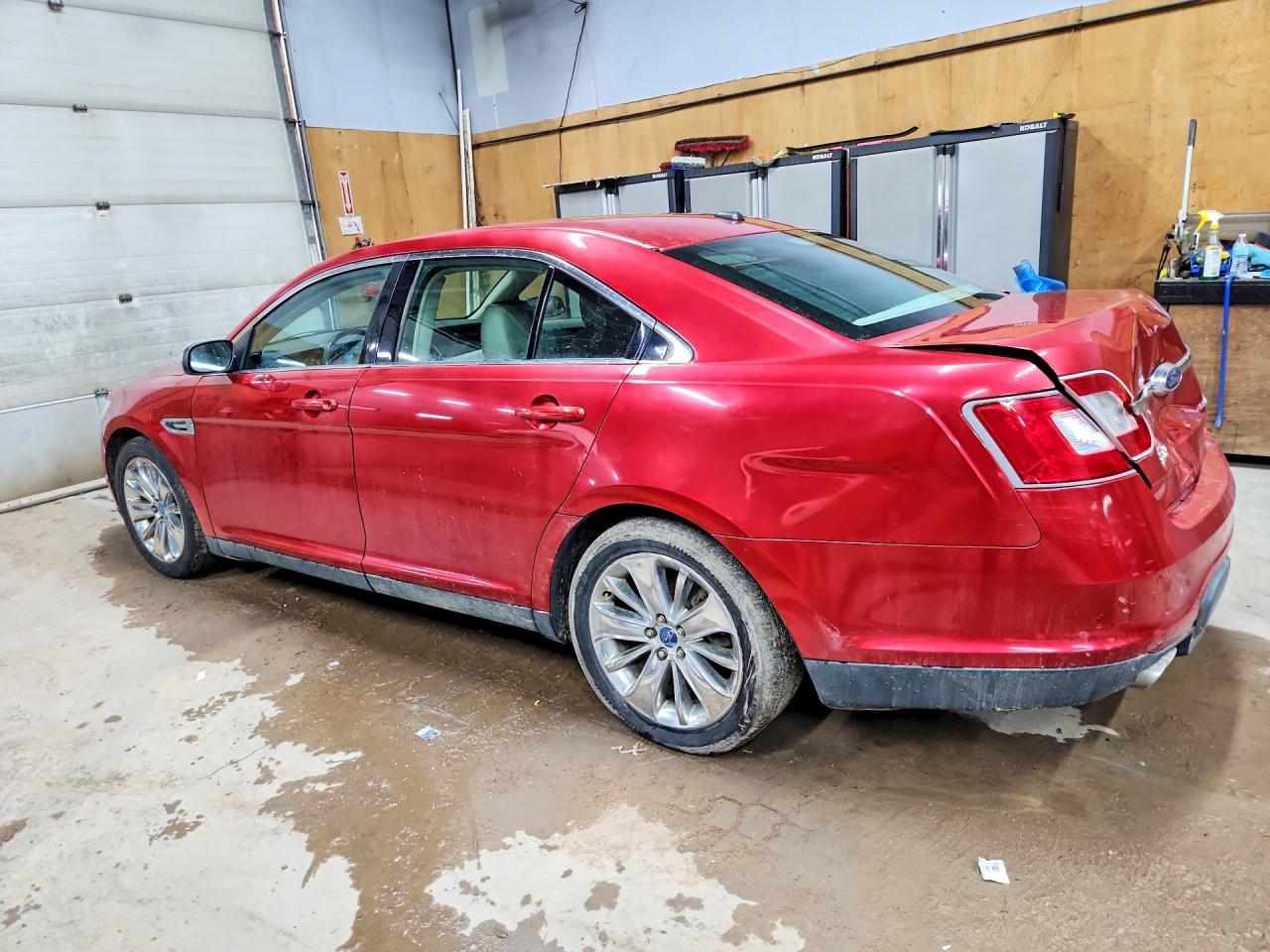 2011 Ford Taurus Limited - Фото 2