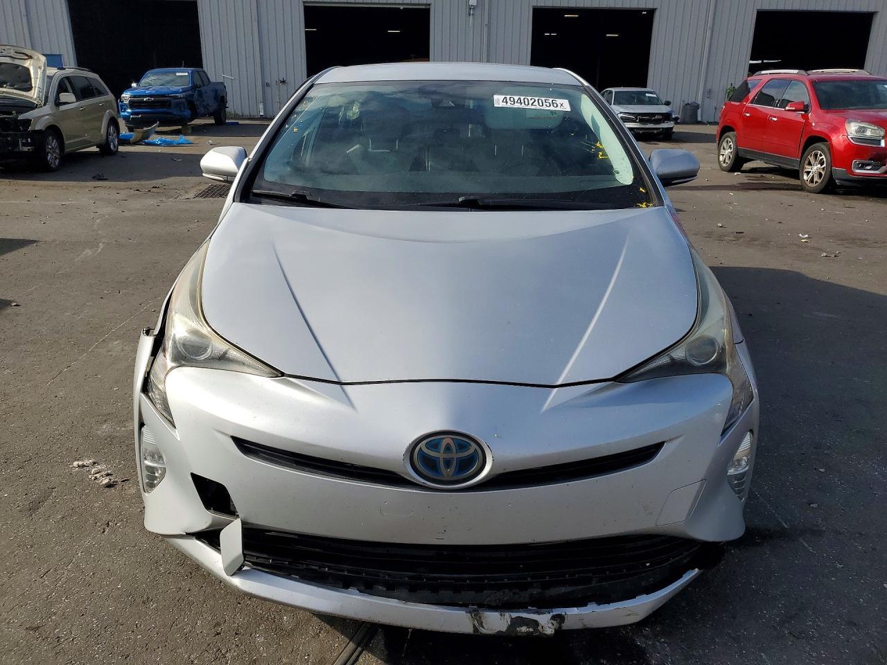 2016 Toyota Prius Three Touring - Image 5
