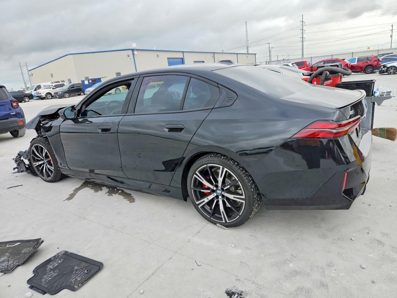 2025 BMW I5 M60 - Фото 2
