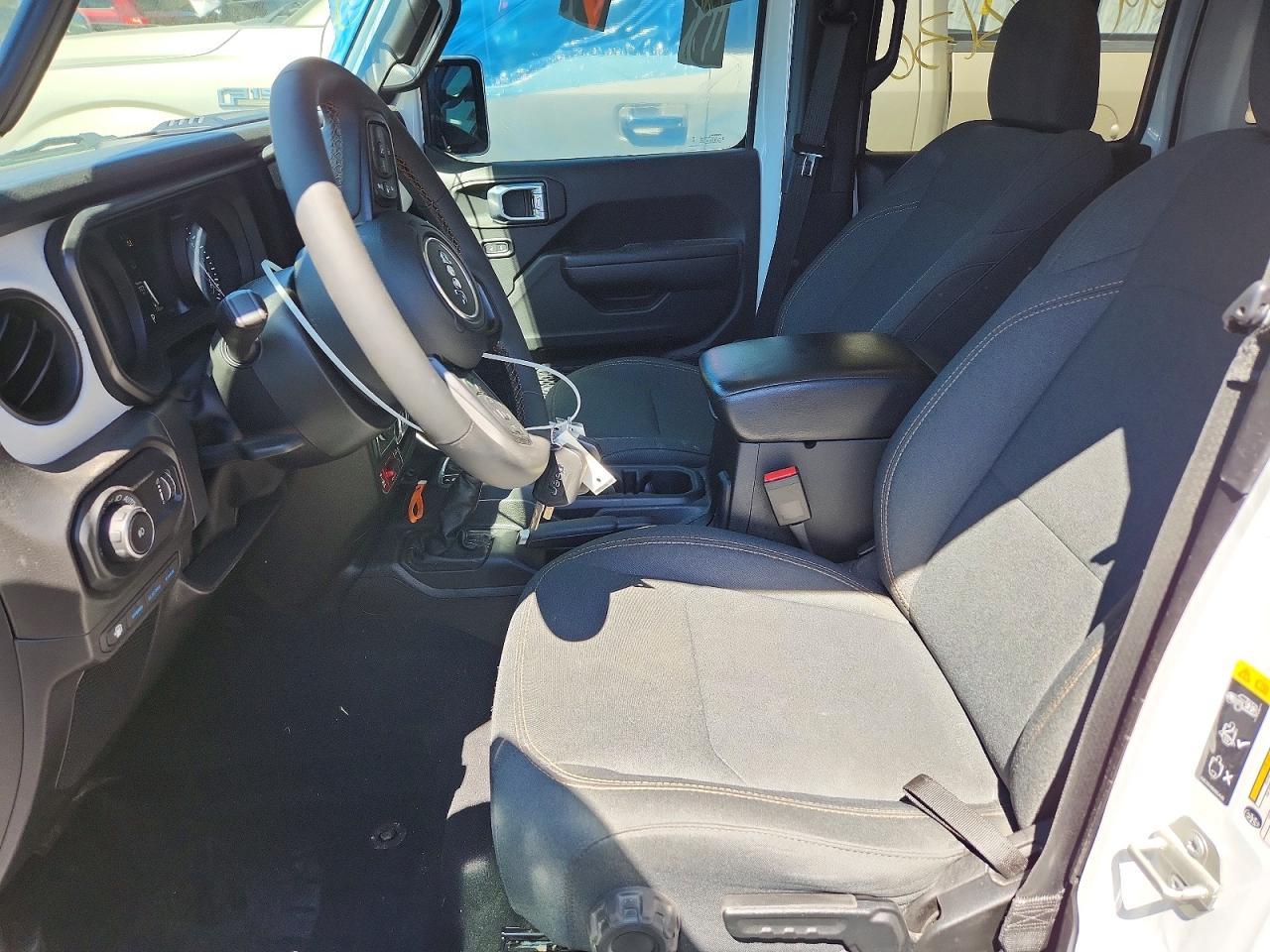 2024 Jeep Wrangler 4Xe - Image 7