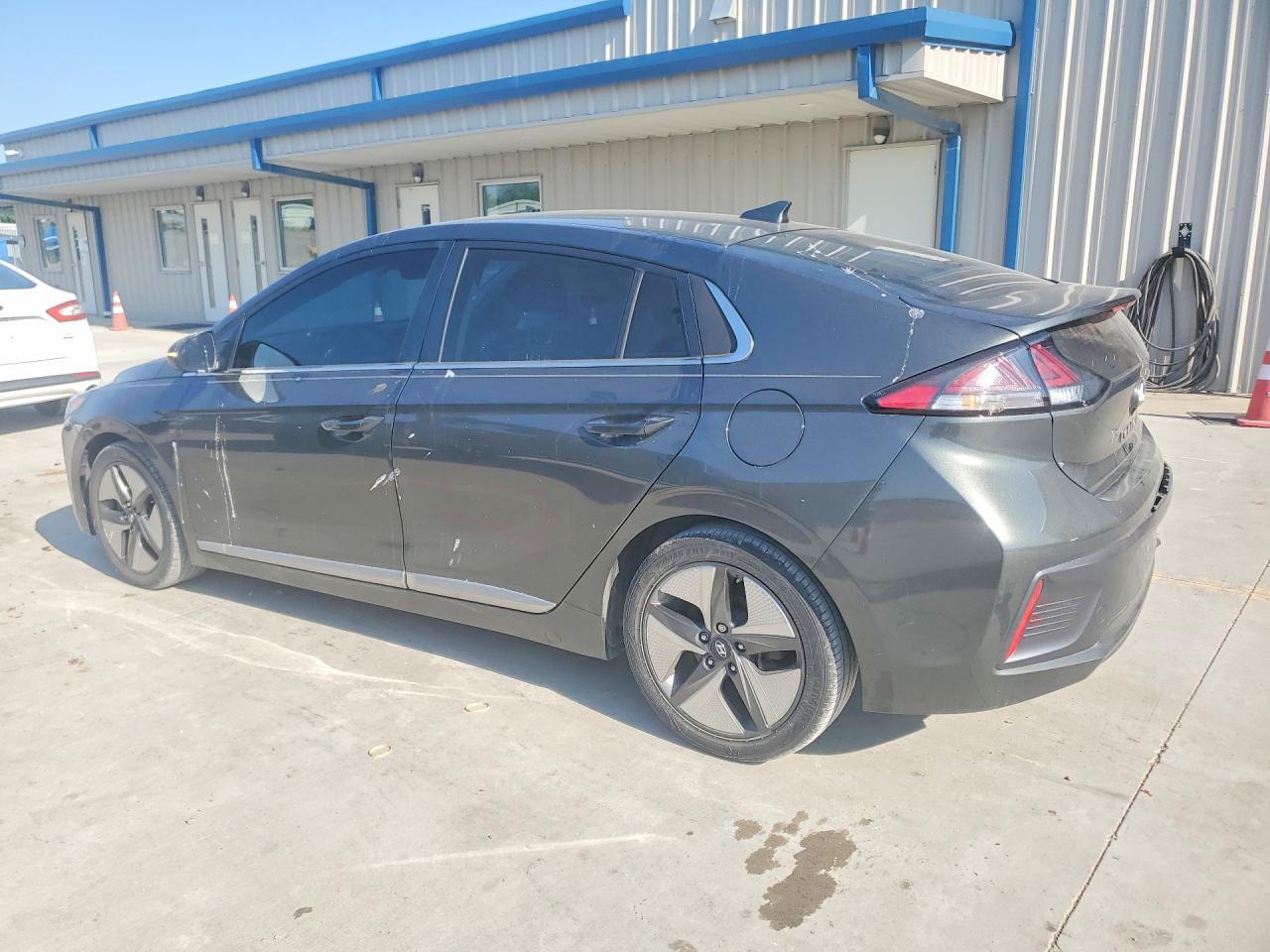 2021 Hyundai Ioniq Hybrid Sel - Фото 2