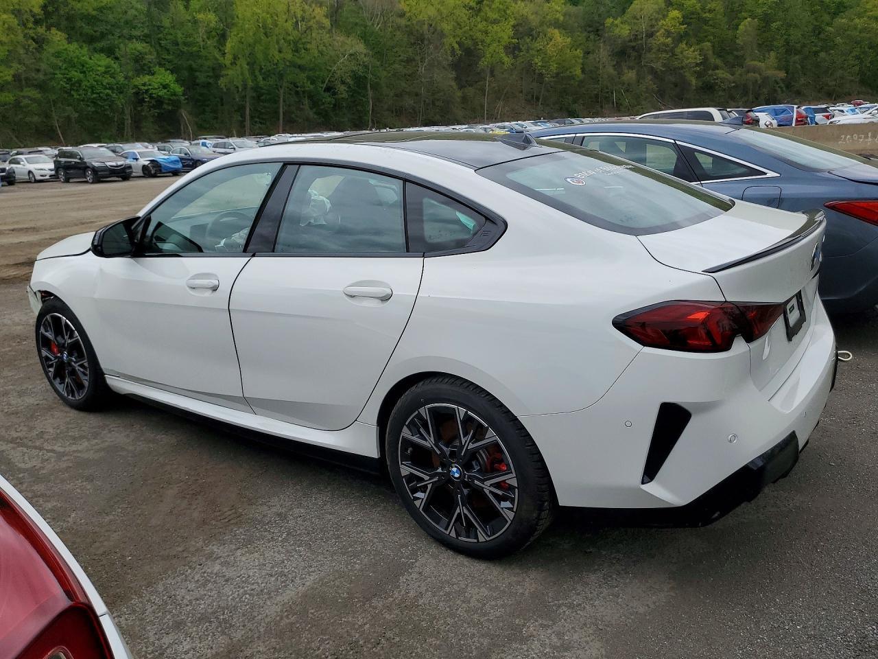 2025 BMW M235Xi - Фото 2