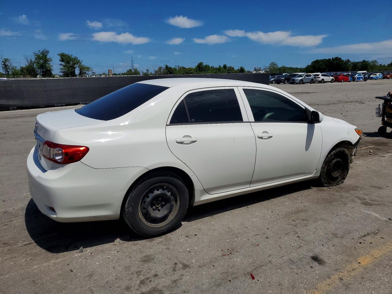 2013 Toyota Corolla L - Фото 3