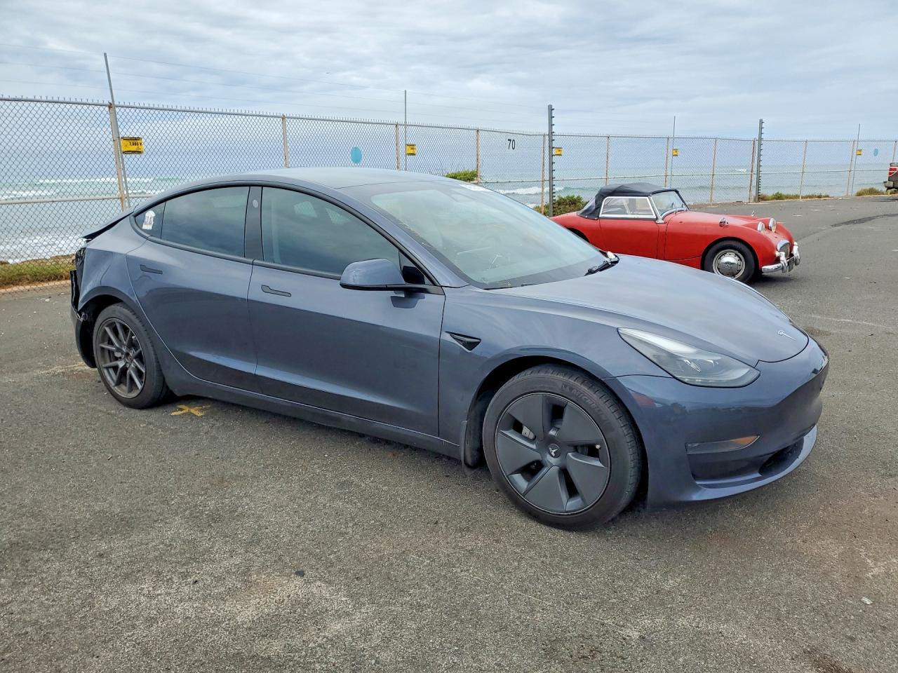2023 Tesla Model 3 - Фото 4