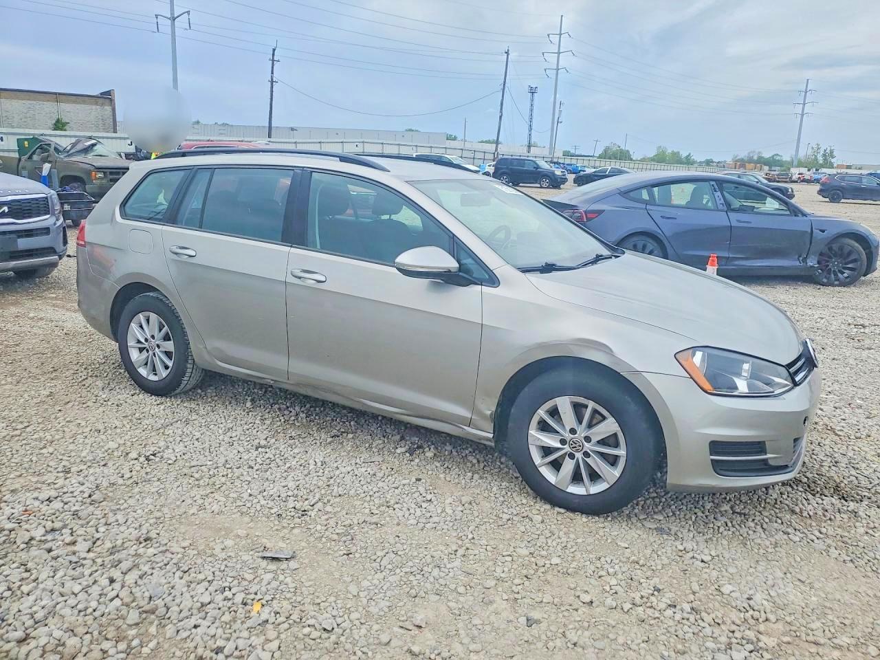 2017 Volkswagen Golf Sportwagen S - Image 4