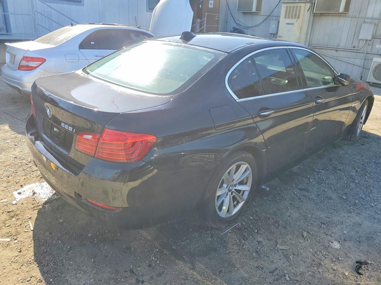 2015 BMW 528I - Фото 3