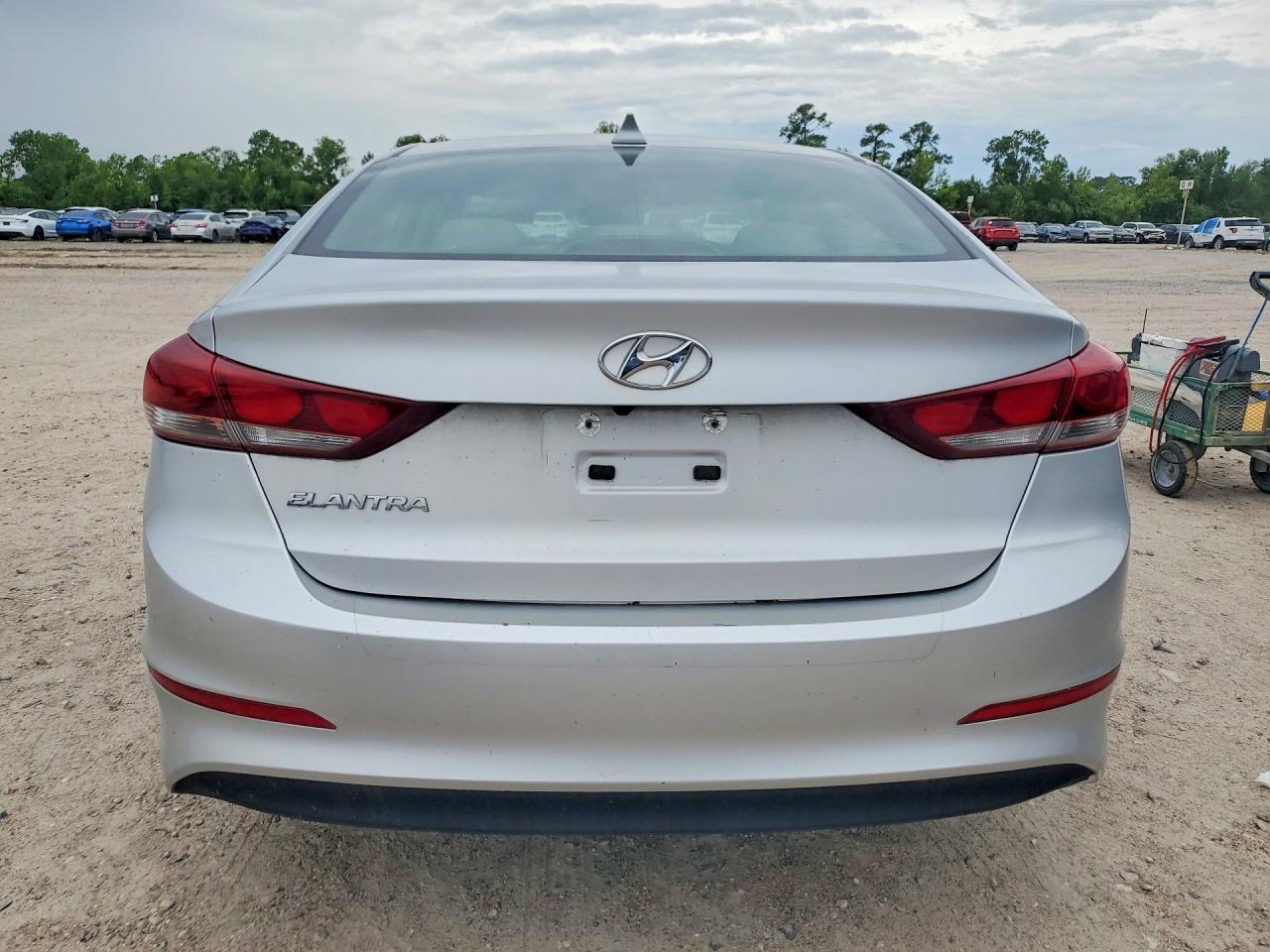 2017 Hyundai Elantra Se - Фото 6
