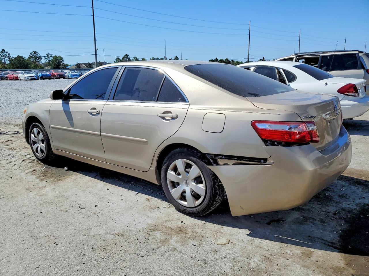 2007 Toyota Camry Le - Image 2