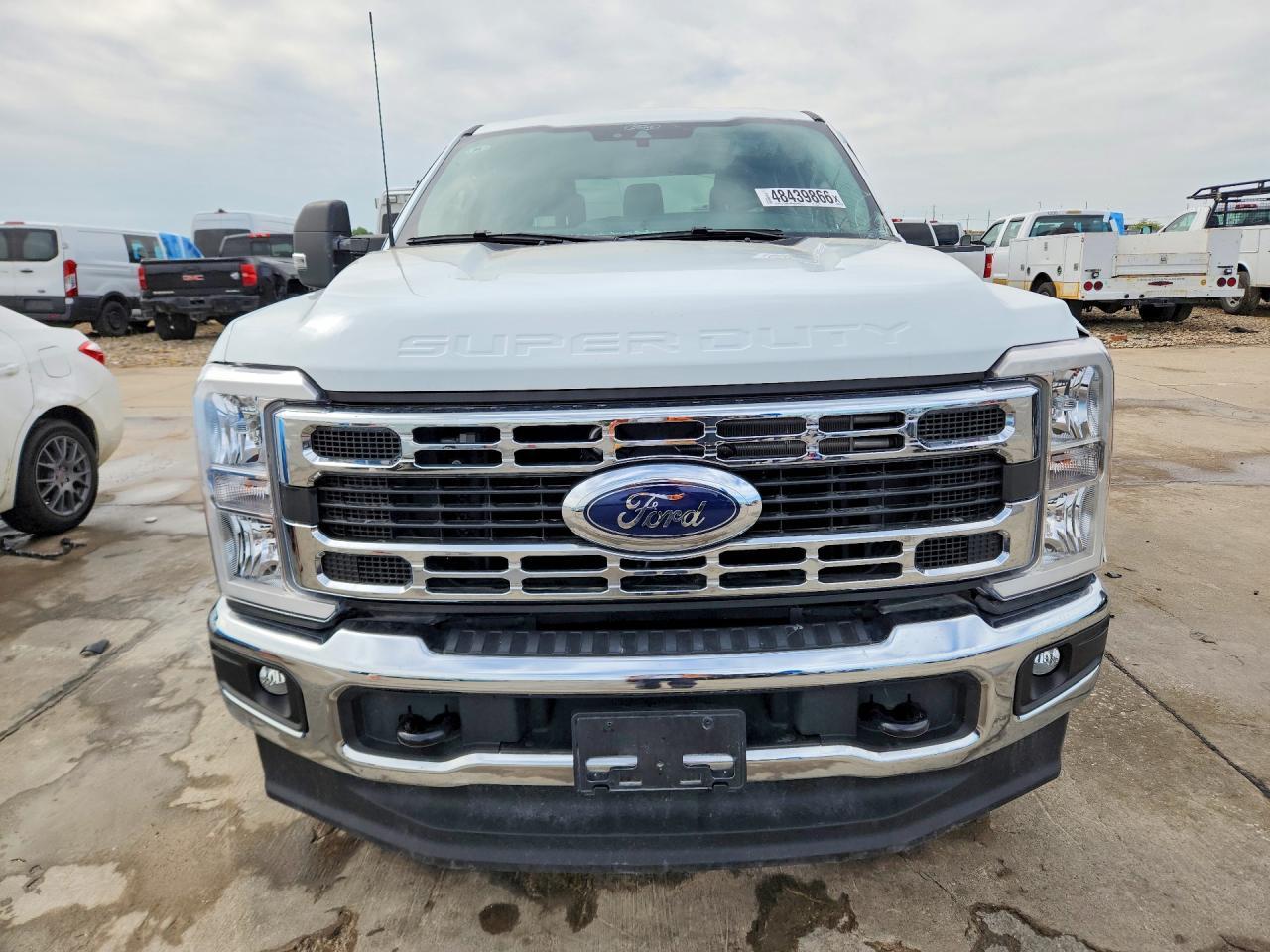 2025 Ford F250 Super Duty - Фото 5