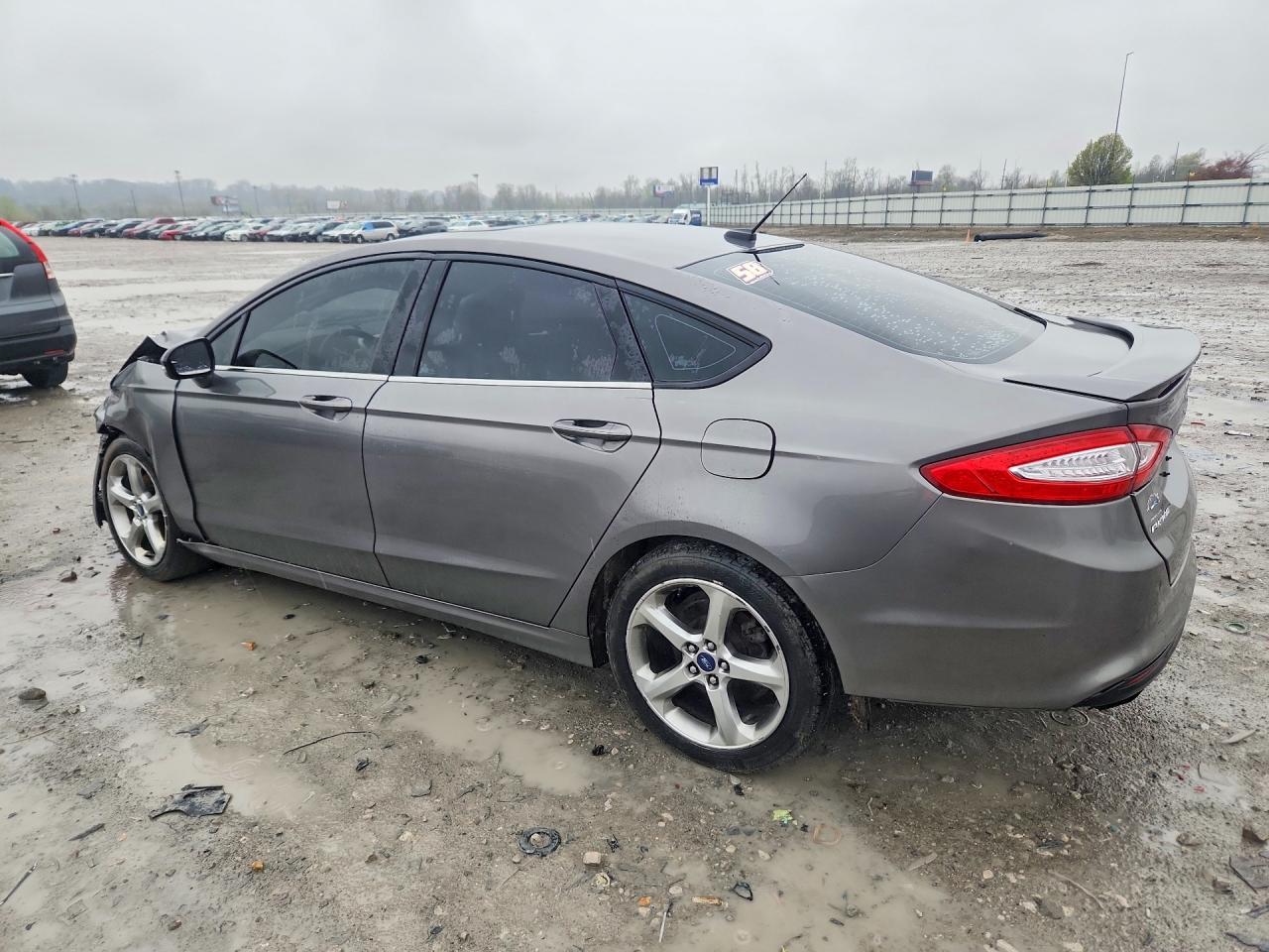 2013 Ford Fusion Se - Фото 2