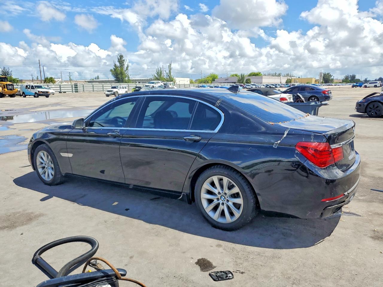 2015 BMW 740 Li - Image 2
