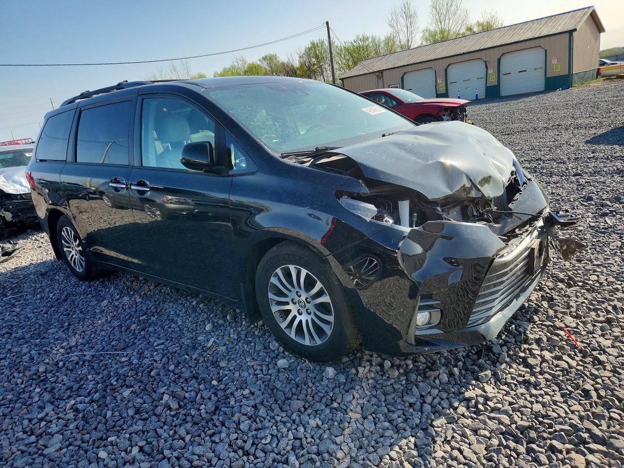 2020 Toyota Sienna Xle Premium 8-Passenger - Image 4